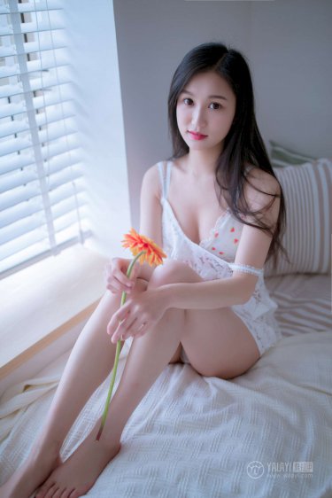 一边下奶一吃敷面膜电视剧