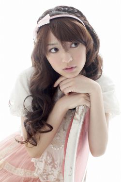 大学女生以1战5
